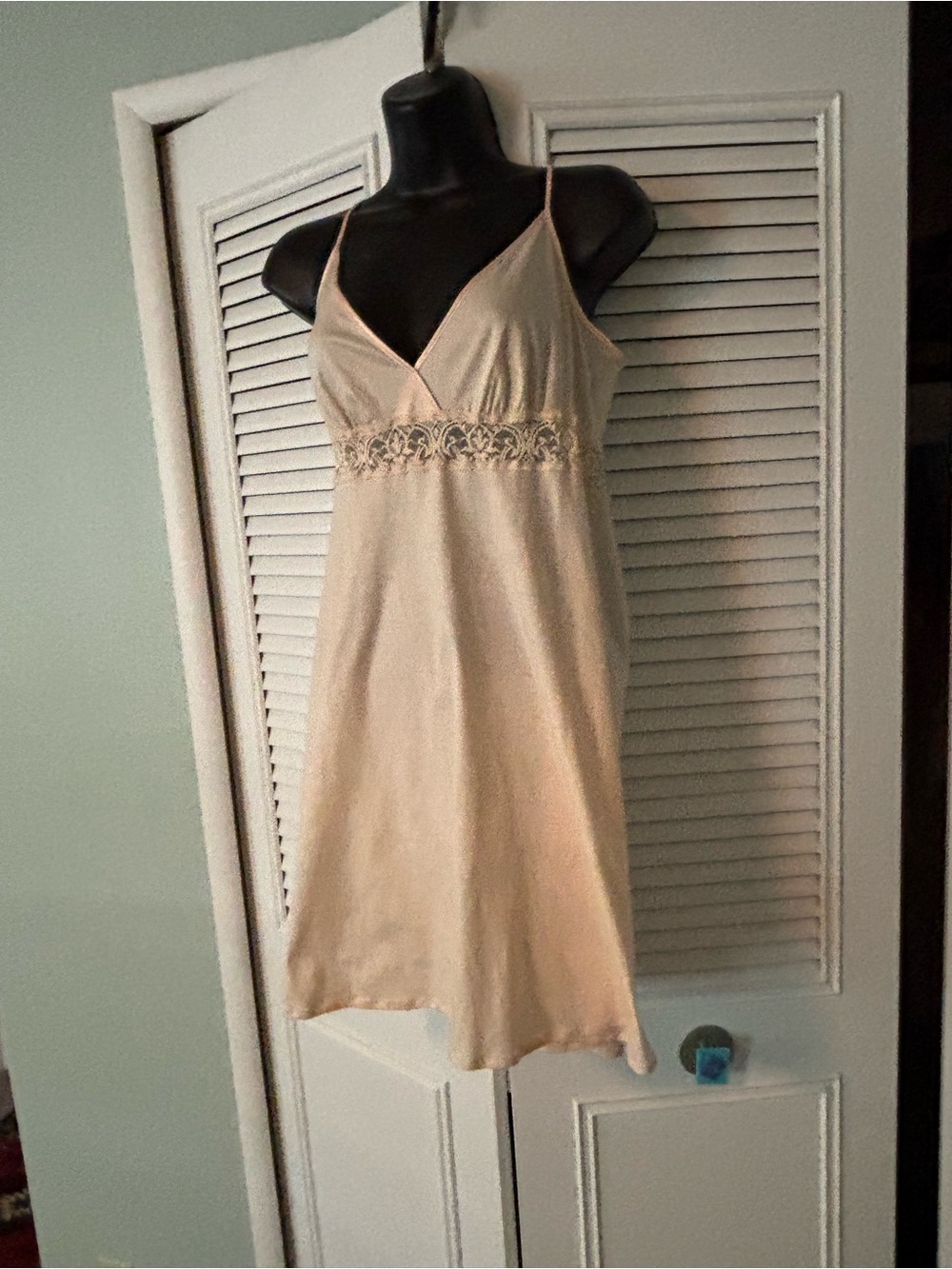 Hanro of Switzerland soft cotton peach lace trim nightgown Sz M